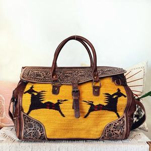 Bolsa de Viaje Tipo Duffel de Cuero Auténtico con Flecos y Diseño Bohemio para Otoño, Nueva Llegada - Product Image 3