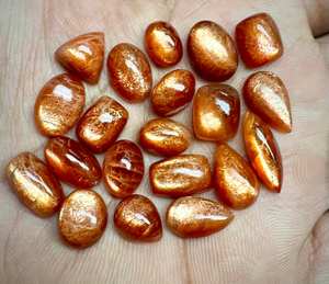 ซันสโตนธรรมชาติ 100% Cabochon ผสมขนาดและรูปร่างอัญมณีหลวมแท้สําหรับใช้เครื่องประดับโดยผู้ค้าส่งชาวอินเดียในราคา OEM จํานวนมาก - Product Image 6