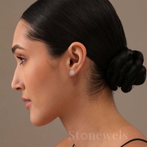 Boucles d'oreilles Halo Floral bicolore pour femme en argent 925 avec diamant de laboratoire et naturel de l'Inde Boucles d'oreilles en diamant - Product Image 4