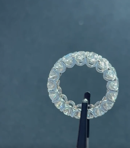 Bague en diamant Eternity Band Taille ovale naturelle FG Couleur VS1/VS2 Clarté en or blanc 14K 8.12g Largeur 5.6mm - Product Image 4