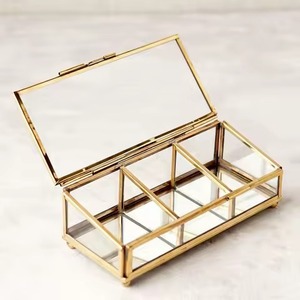 Boîte de rangement à bijoux en verre antique et en laiton décorative pour la maison moderne avec un design doré - Product Image 4