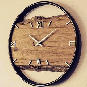 Reloj de Pared de Estilo Art Deco Antiguo de Hierro y Madera de Gran Tamaño y Alta Demanda, Pieza Destacada para Sala de Estar, Boutiques, Cuarzo, Listo para Exportar - Product Image 2