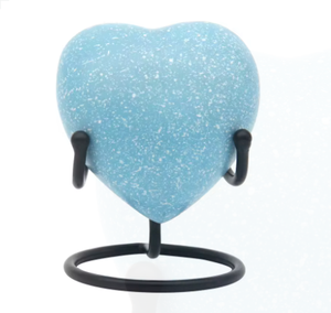 Urna de cremación hecha a mano en forma de corazón azul cielo Soporte de metal Impresión personalizada Capacidad de 60ml-Urnas conmemorativas modernas para seres queridos - Product Image 2