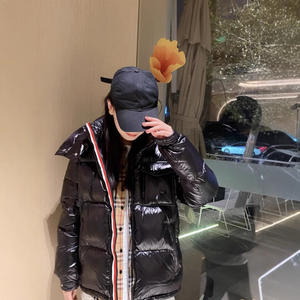 Chaqueta Acolchada con Rayas Tejidas Tricolor 2025, Brillante, Estilo Casual Maya Mongjia, Cierre de Cremallera, Recubierta, para Hombre - Product Image 2