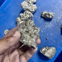 En gros, Grappe de pierres précieuses de pyrite naturelle, Cristaux bruts, Or des fous, Spécimen minéral, Guérison, Amour, Feng Shui, Mascotte écologique, Haute qualité