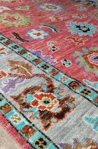 Tapis en laine fait main écologique de haute qualité couleur rose avec motif abstrait pour les hôtels de chambre à coucher de salon - Product Image 3