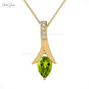 Collier de mariage élégant en or massif 14 carats avec pendentif à double pierre de naissance en forme de poire de 6x4 mm en péridot et diamant délicat, vente en gros - Product Image 3