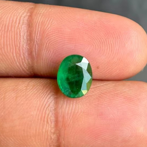 Émeraude naturelle taillée ovale calibrée pierre de fabrication de bijoux gemme précieuse à facettes vertes fabricant indien direct émeraude verte - Product Image 1