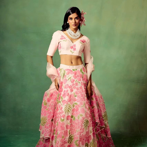 Lehenga choli ผ้าแคนนอนหนาพิมพ์ลายดอกไม้สวยงามแบบพรีเมี่ยมพร้อมผ้าจอร์เจียปักลายดิจิทัล - Product Image 3