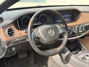 ข้อเสนอสุดคุ้มสำหรับรถเมอร์เซเดส-เบนซ์ S550 เครื่องยนต์ V8 ทวินเทอร์โบ พร้อมอุปกรณ์ครบครัน - Product Image 3