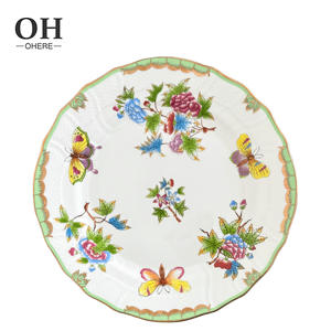 <span class=keywords><strong>Service</strong></span> <span class=keywords><strong>de</strong></span> <span class=keywords><strong>table</strong></span> en porcelaine fine <span class=keywords><strong>de</strong></span> luxe vert or, motif papillon, location pour mariage et événements, assiettes en céramique à bord doré - Product Image 3