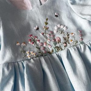 Robe brodée à la main en lin doux pour bébé fille Style décontracté pour le premier anniversaire des tout-petits OEM Made in Vietnam - Product Image 5
