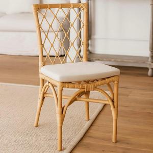 Silla de ratán de diseño minimalista, elegante, cómoda para un dormitorio acogedor, espacios de vida elegantes, villas de granja - Product Image 1