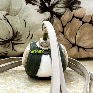 Cagoule de fauconnerie arabe prête à expédier Burqa en cuir de haute qualité avec design qatari traditionnel pour faucons - Product Image 6