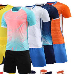 Nouveaux maillots de football personnalisés de couleur unie, kit d'uniformes de football sur mesure, maillots de foot respirants imprimés, service OEM, unisexe adulte - Product Image 5
