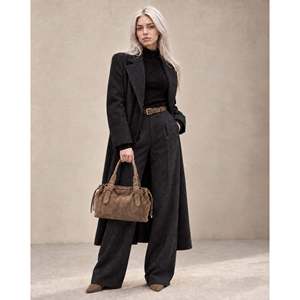 Soft <b>Handbag</b> in Genuine Suede Leather - Made in Italy - Art. 26147 - Product Image 2