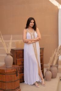 Robe midi blanche bohème à col halter, taille naturelle, écologique, élégante, pour douche nuptiale, tenue de luxe pour lune de miel, plage et resort, robe de soleil - Product Image 6