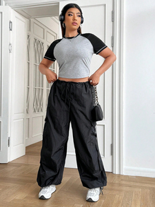 Vente en gros de crop tops personnalisés 100% coton, tissu doux, t-shirt blanc de haute qualité, crop top pour femmes, crop top d'été - Product Image 4