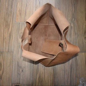 Mochila Práctica de Cuero Genuino Moroccan Soul Modelo 062 con Patrón de Letras MA Origin para Viaje - Product Image 4