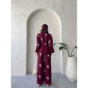 กางเกงปักลายผู้หญิง คอลเลคชั่นขายส่ง - Product Image 1