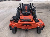Cortadora de Césped Industrial de Alta Calidad, Marca Bad Boyy, Modelo 7200, con Giro Cero