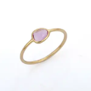 Perhiasan Minimalis Cincin Batu Permata Safir Merah Muda Bentuk Mewah Alami 18K Cincin Desain Unik Emas Kuning Solid untuk Wanita Anak Perempuan