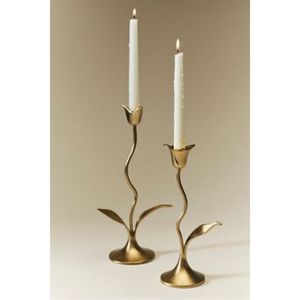 Porte-bougie artisanal en métal floral à 2 tasses |   Candélabre en fer bronze antique, vente en gros, pièce maîtresse décorative pour les événements et la maison - Product Image 4