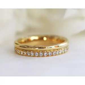 Adorable bague de fiançailles tendance en acier inoxydable moissanite ronde taillée en or 18 carats pour les occasions spéciales - Product Image 1