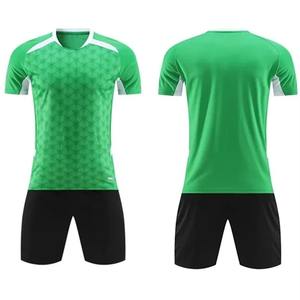 Uniforme de fútbol de calidad superior precio barato servicio personalizado OEM nueva ropa deportiva al aire libre uniformes de fútbol de poliéster transpirable unisex - Product Image 1