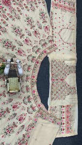 Hermosa Lehenga Con Bordado Lentejuelas Trabajo - Product Image 2