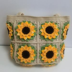 Sac à bandoulière fait main au crochet motif tournesol avec fermeture éclair, deux sangles, doublure en toile de coton - Tendance - Product Image 1