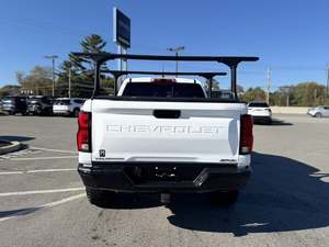 Potente Chevrolet Colorado ZR2 2024 de segunda mano, cabina doble, 4x4, volante a la izquierda, techo solar, arranque remoto, asientos de cuero, paquete tecnológico - Product Image 3