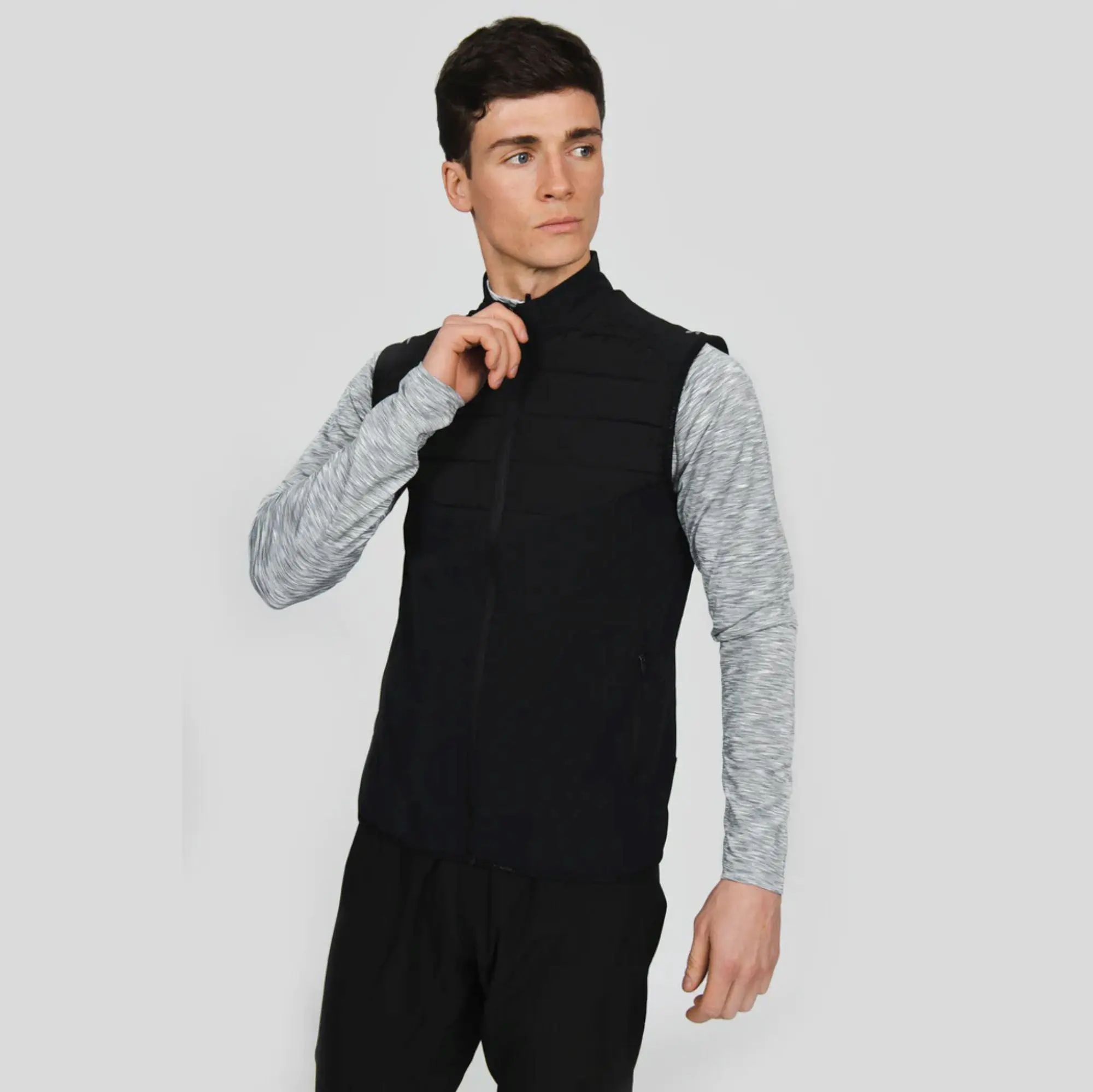 Светоотражающий брендовый черный мужской жилет на молнии, куртка с простым доступом, карманами на молнии и стегаными вставками спереди и сзади