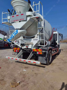Euro II Emisión Usado SANY 4x2 Camión hormigonera de 18 toneladas 4 CBM Capacidad de agitación <span class=keywords><strong>Segunda</strong></span> <span class=keywords><strong>mano</strong></span> 4x2 Motor de bomba de hormigón de 18 toneladas - Product Image 4