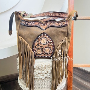 Nuevo diseño de borlas de lujo cuero mecanizado a mano estilo étnico personalizado vaquera bolso con flecos bolso de cuero de ante genuino para mujer - Product Image 1