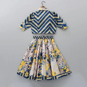 Conjunto de Lehenga Choli Estampado Azul y Amarillo para Niñas |   Chaqueta de Diseño Estilo Étnico para Niñas para Fiesta |   Poliéster Sin Arrugas - Product Image 2