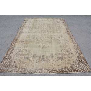 พรมตุรกีวินเทจขนแกะสีเบจสีน้ำตาลขนาด6.3x9.5ฟุตถักทอแบบแบนพร้อมลวดลายเย็บปะติดปะต่อกันสำหรับห้องนั่งเล่นตกแต่งห้องโถง - Product Image 1