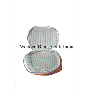 Handmade Sanganeri Floral Block Print Cotton <b>Makeup</b> Bag Set Quilted Cosmetic Travel Organizer 3 Pieces Toiletry Bag Wholesale - Product Image 3