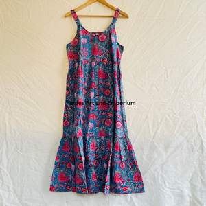 Hermoso Vestido Estampado Floral en Bloques de Algodón, Vestido para Uso Casual, Vestido Estampado a Mano - Product Image 1