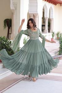 Vestido Anarkali de Georgette Sintética de la Mejor Calidad con Bordado de Hilos Múltiples, Lentejuelas y Cuentas para Mujeres, Ideal para Bodas y Eventos - Product Image 3