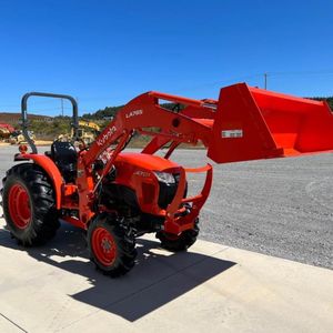 Tracteur diesel Kubota BX23S 4WD avec chargeur frontal, pelle arrière, tondeuse à montage intermédiaire de 60 pouces, excellent état, faible nombre d'heures, pompe principale - Product Image 5