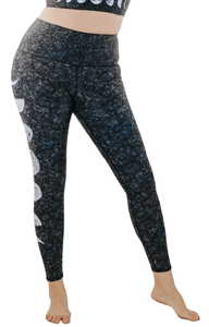 Haute demande juste une phase de lune foncée imprimé Yoga Leggings taille haute écologique et vêtements actifs mode Gym Leggings pour les femmes - Product Image 3