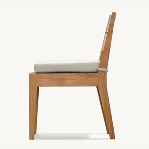 Silla sin brazos de madera de teca con estilo moderno, apta para uso en exteriores, equipada con espuma suave y duradera. - Product Image 1