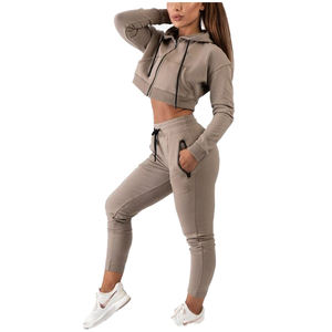 Vente en gros Costumes de jogging d'hiver respirants avec logo personnalisé Sweat à capuche uni de couleur unie Survêtement pour femmes - Product Image 5
