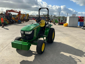 Tractor Compacto John Deere 1025R 4049M, 24HP, 4WD, Motor Diésel Hidrostático, Caja de Cambios, Bomba, Monitoreo Remoto - Product Image 4