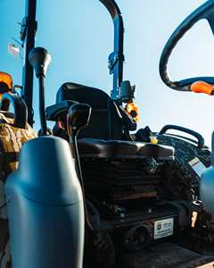 Tracteur à roues LS Gamekeeper 4WD, moteur 55 CV, équipement agricole - Fournisseur en gros, prix d'usine et prêt à l'exportation dans le monde entier - Product Image 6