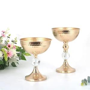 Bol décoratif sur piédestal martelé de luxe, finition dorée, parfait pour la décoration de la maison, centre de table et présentoir de cadeaux - Product Image 3