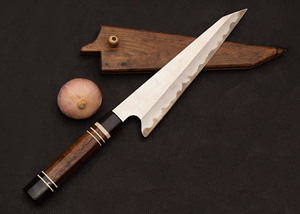 Couteau de chef artisanal personnalisé en acier inoxydable avec étui en bois de noyer noir. - Product Image 5