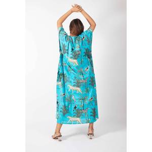 Robe Kaftan en Coton Imprimé Animalier Turquoise, Style Bohème Longueur Ras du Sol, Taille Unique pour Toutes les Tailles, Idéale pour les Journées Décontractées - Product Image 4