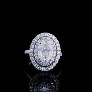 3ct Oval Cut VVS1 Moissanite Diamond Wedding Ring Cadeau pour les femmes à double halo Platinum/Gold Plated Sterling Silver Fine Jewelry - Product Image 1